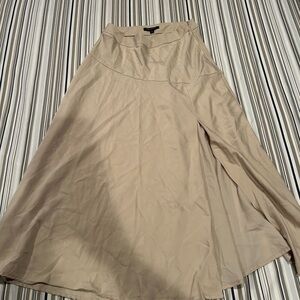 Long beige Banana Republic skirt